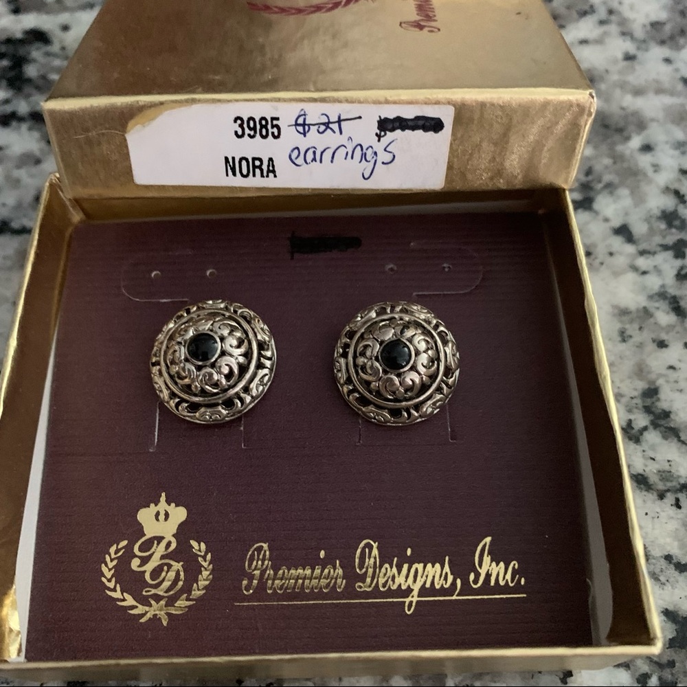 Nora Premier Designs pierced earrings